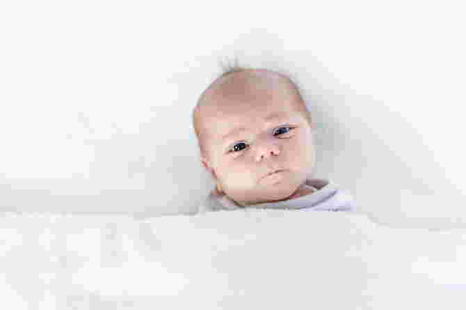 Tahapan Penglihatan Bayi 0-12 Bulan, Simak Cara Menstimulasinya!