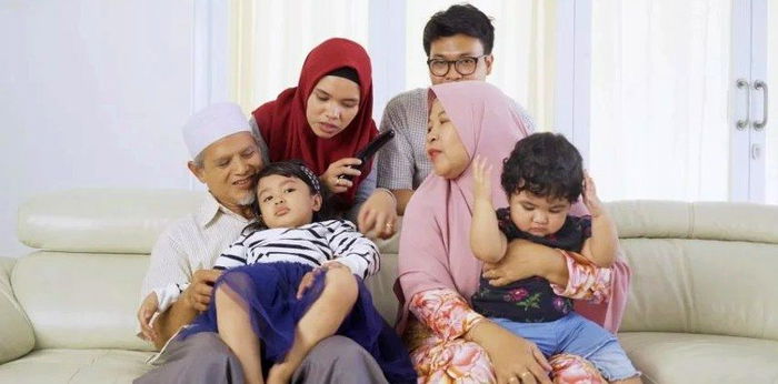 Generasi Sandwich dalam Islam, Berkah atau Beban?