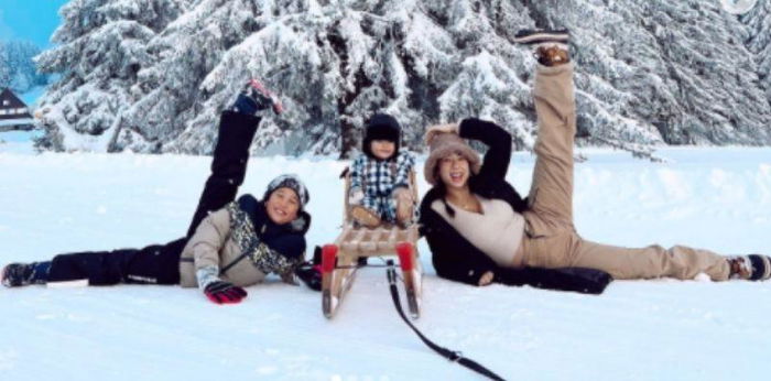 Foto-Foto Jennifer Bachdim dan Ketiga Anaknya, Selalu Tampak Kece dan Kompak