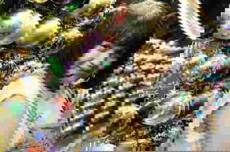 14. Putri Titian Hamil