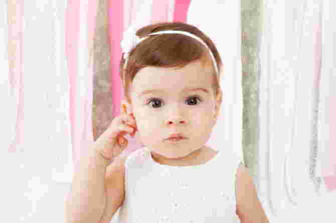 penyebab bayi tidak kaget mendengar suara keras