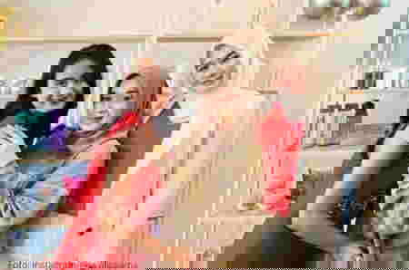 2. syifa manajer haji faisal