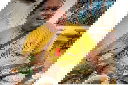 Food vlogger bedrest