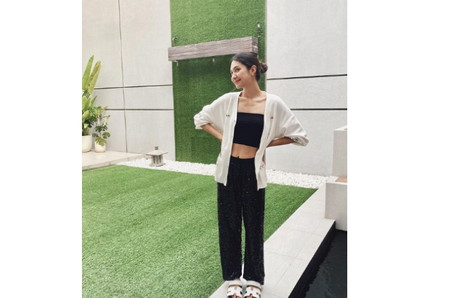 5 Potret Gaya Mikha Tambayong yang Menawan, Sneakers Jadi Andalan!