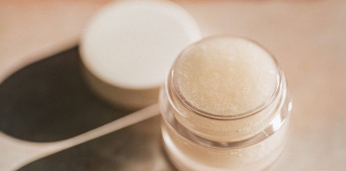 Cleansing Balm vs Cleansing Oil: Mana yang Lebih Efektif Angkat Kotoran?