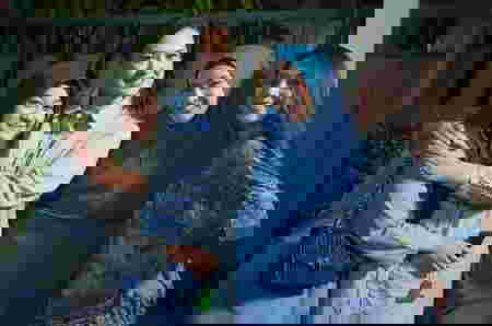 10 Potret Maudy Koesnaedi Berhijab dalam Sinetron Para Pencari Tuhan, Anggun dan Bersahaja!