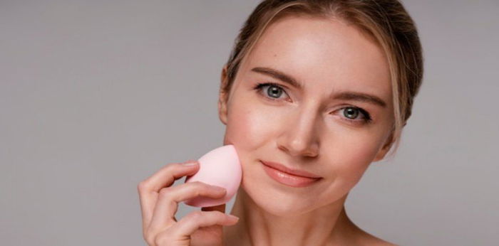 Jangan Salah, Ini 5 Cara Membersihkan Beauty Blender yang Benar