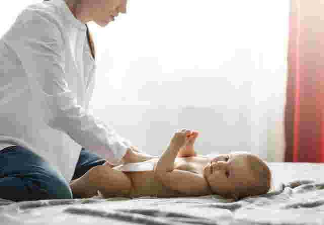 11 Causes of Yellow Loose Baby Poop, Normal or Not?