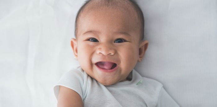 Bayi 9 Bulan Belum Tumbuh Gigi? Kenali Penyebab dan Tips Merangsang Pertumbuhan Gigi