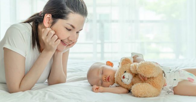 Bayi Baru Lahir Tidur Terus, Perlukah Bunda Khawatir?