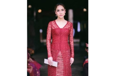 Bunga Citra Lestari Pakai Kebaya, Menawan di Usia Mendekati 40 Tahun