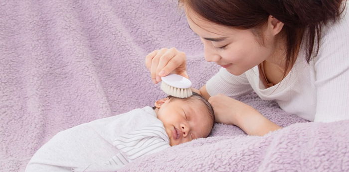 15 Cara Merawat Rambut Bayi agar Sehat, Kuat, dan Lebat