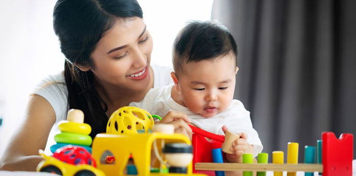 10 Cara Stimulasi Kecerdasan Bayi 4 Bulan dan Tips Dukung Anak Cerdas