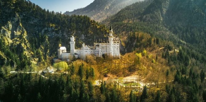 Indah dan Dramatis, Ini 9 Lokasi di Film Animasi yang Ada di Dunia Nyata