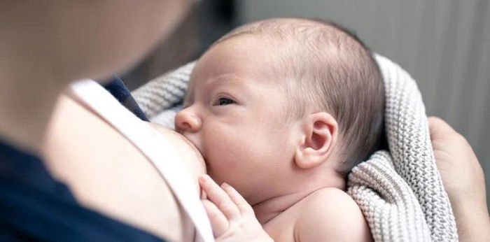 Berapa Banyak Kebutuhan ASI Bayi Baru Lahir? Cek, Yuk!