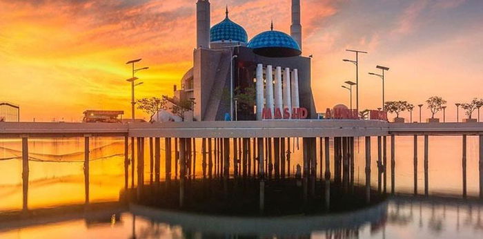 Tersebar di Banyak Wilayah, Inilah 6 Masjid Terapung di Indonesia yang Sangat Indah