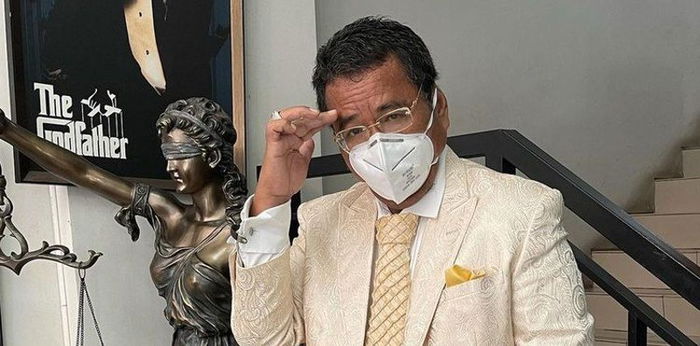 5 Potret Rumah Hotman Paris, Bergaya Klasik dan Elegan!