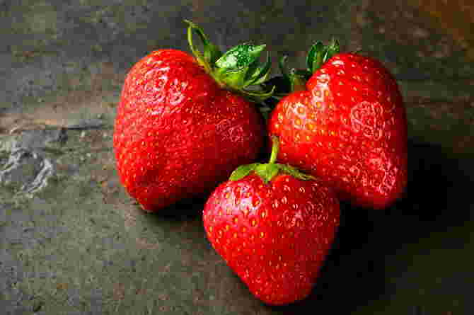manfaat strawberry untuk ibu menyusui