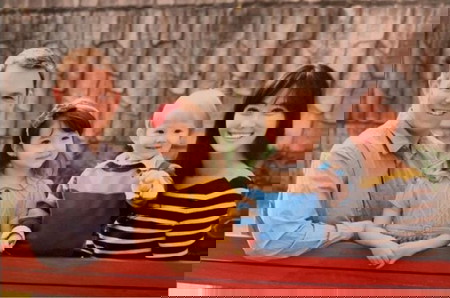 13 Fakta Menarik Ella Gross yang Debut Bareng MEOVV