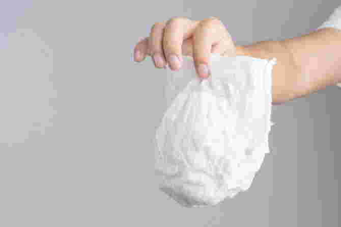 4 Causes of Continuous Baby Pooping, When Should You Be Alert?