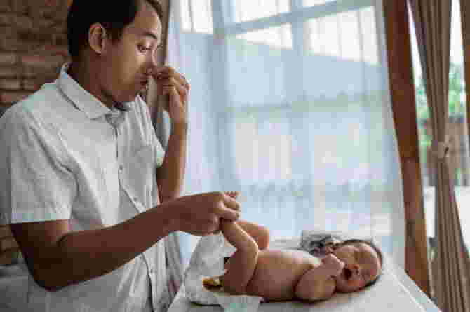 4 Penyebab Bayi BAB Terus, Kapan Harus Waspada?