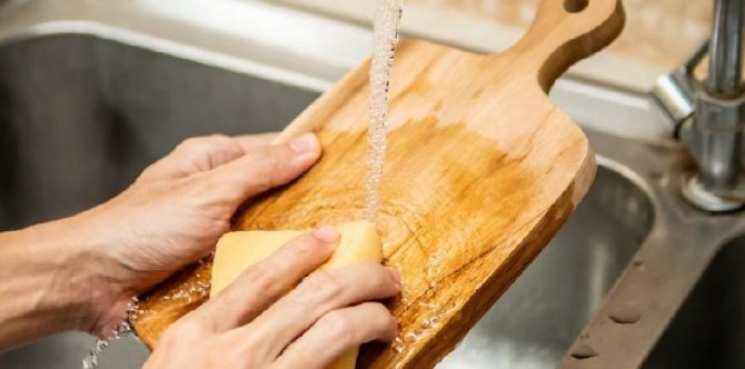 8 Cara Membersihkan Talenan Agar Tidak Berjamur