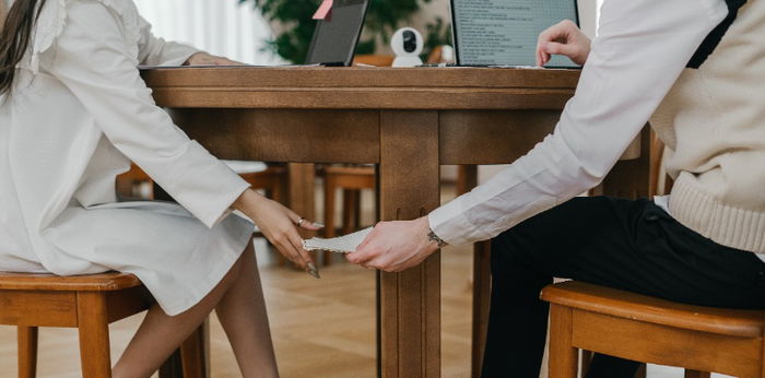 10 Profesi Rawan Selingkuh Berdasarkan Riset, Anda Salah Satunya?