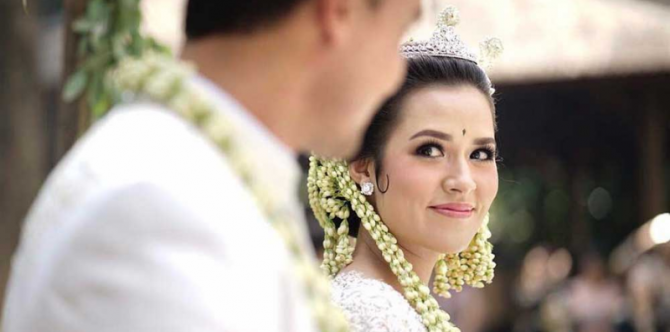 5 Ciri Khas Riasan Pengantin Adat Sunda, Sarat Makna Mendalam
