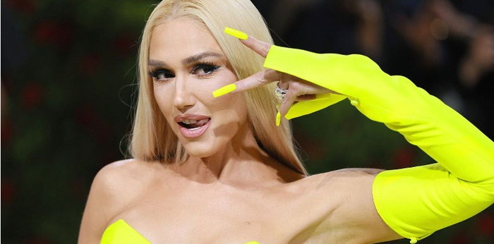 ﻿﻿Tampil Cantik di Met Gala 2022, Ternyata Gwen Stefani Make Up Sendiri!