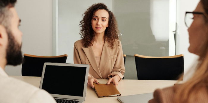 10 Pertanyaan Interview Kerja Populer dan Cara Menjawabnya