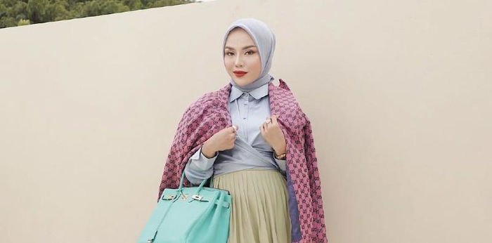 Medina Zein Dirawat di Rumah Sakit Jiwa, Keluarga Ungkap Penyebabnya