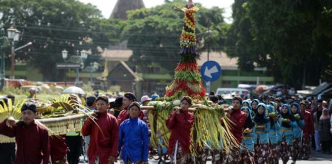 10 Upacara Adat Khas Yogyakarta yang Masih Lestari Hingga Kini