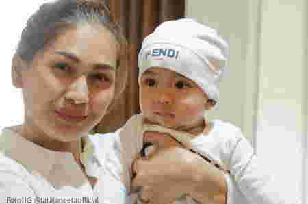 2. erlangga anak tata janeeta