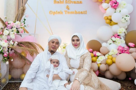 Momen Istri Opick Melahirkan Anak Kedua