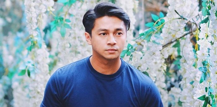 Profil Deva Mahenra 'Mas Aris' di Film 'Ipar adalah Maut', Fakta hingga Kisah Cintanya