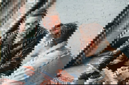 Syarat dan gaji Social Media Specialist