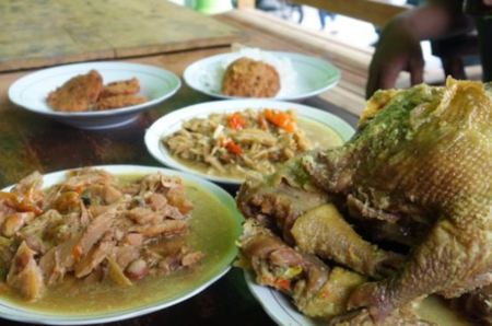 Warung Tewel Mbah Martumi