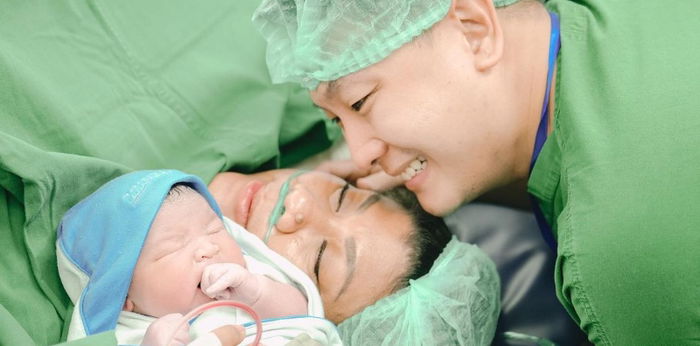 Potret Kelahiran Anak Pertama Regina Ivanova, Bikin Terharu Sekaligus Bahagia!