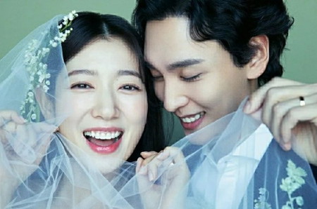 5 Fakta Park Shin Hye Melahirkan Anak Pertama