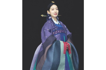 5 Fakta Park Shin Hye Melahirkan Anak Pertama
