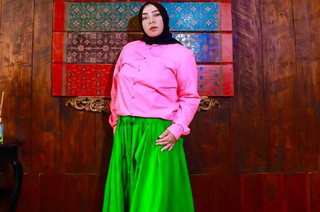 Sukses Sebagai Musisi dan Pebisnis, Ini Sumber Kekayaan Melly Goeslaw