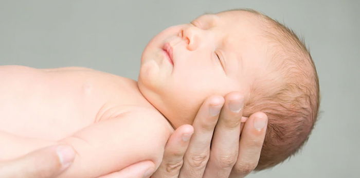 10 Tanda Bahaya pada Bayi Baru Lahir yang Perlu Parents Waspadai!