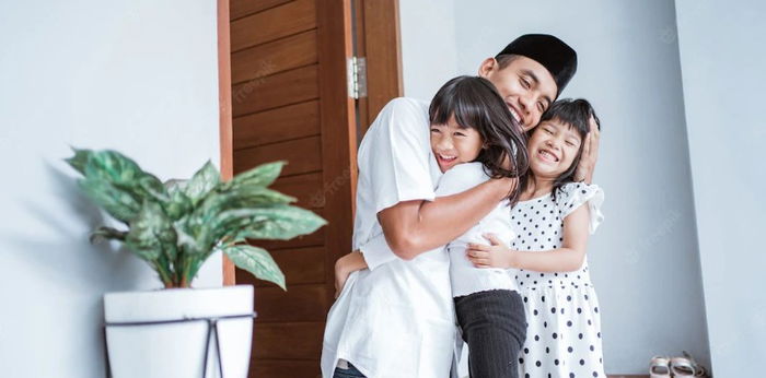 Cara Merayakan Global Hug Your Kids Day 18 Juli 2022 dan Manfaat Luar Biasa Memeluk Anak
