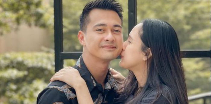 5 Potret Baby Bump Istri Eza Gionino, Tambah Memesona di Kehamilan Ketiga!