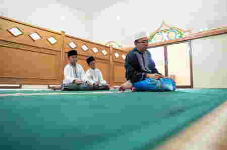 Ajarkan Si Kecil Sejak Dini, Ini Bacaan Niat dan Tata Cara Sholat Jumat