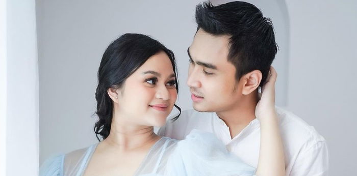 Anaknya Alami Kondisi Code Blue, Lutfi Agizal Kumandangkan Azan via Video Call