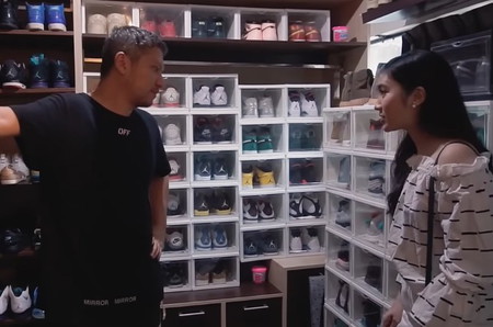 Artis Koleksi Sepatu Mahal