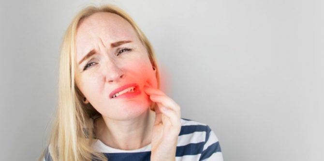 15 Cara Mengobati Gusi Bengkak Secara Alami, Mulai Kumur Air Garam Hingga Pakai Cengkeh