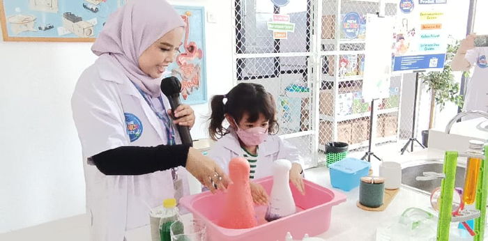 Manfaat Metode Belajar Eksperimen Sains untuk Anak, Sayang untuk Dilewatkan!