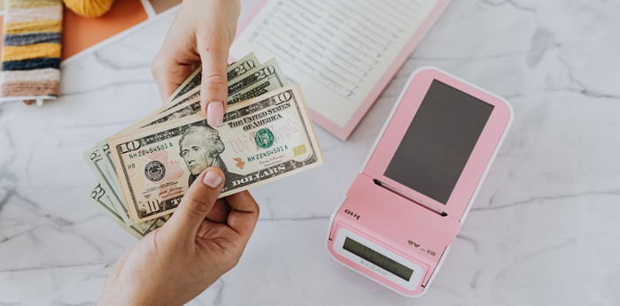 Berapa Kurs Dollar ke Rupiah? Lengkap dengan Cara Tukar Mata Uang Asing